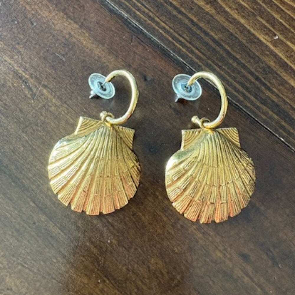 Gold Seashell Dangling Earrings